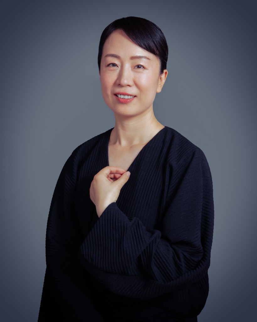 Portrait of Shu (Sharon) Da, psychotherapist