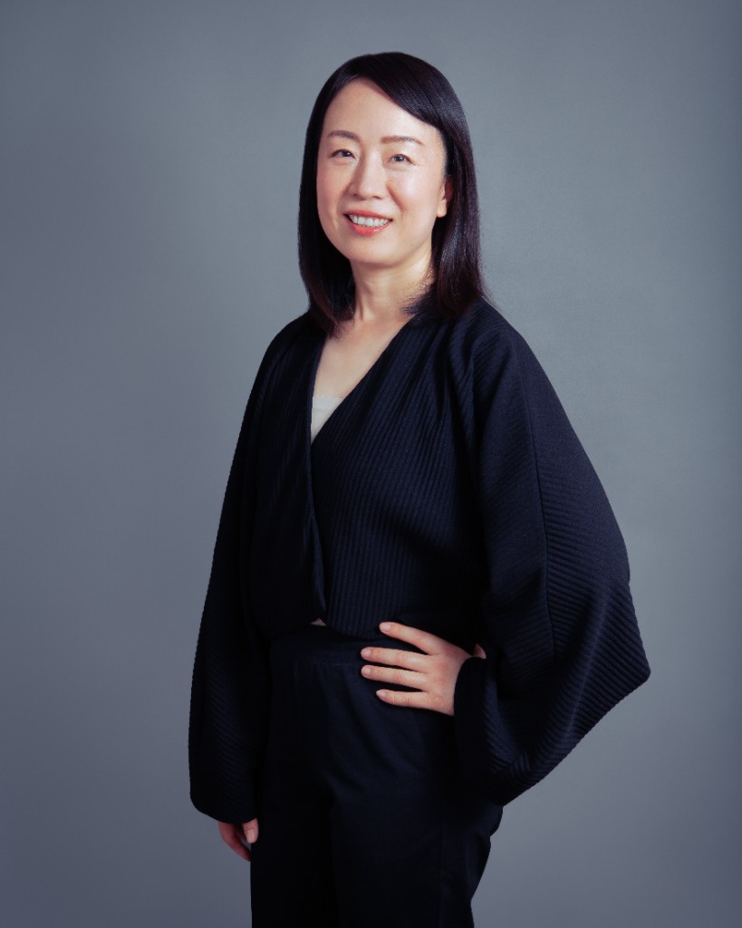 Portrait of Shu (Sharon) Da, psychotherapist